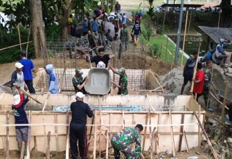 Pembangunan pondasi jembatan perintis garuda