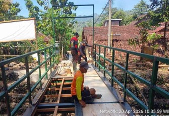 Pengerjaan jembatan perintis garuda tahap III di Kabupaten Ponorogo