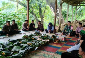 Tradisi waega desa Mendak
