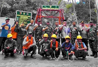Jembatan Garuda Merah Putih Desa Songgon