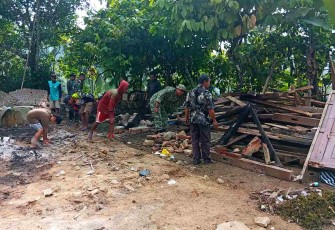 Pengerjaan RTLH di wilayah desa binaan