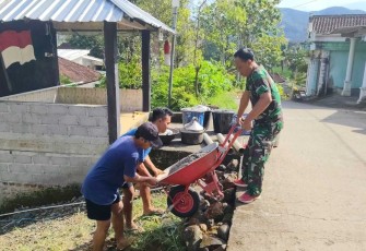 Kerja bakti pelebaran jalan