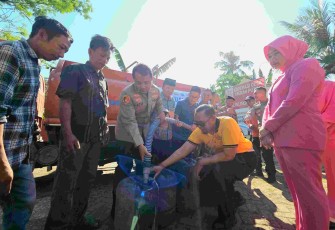 Dropping air bersih di Banyuanyar