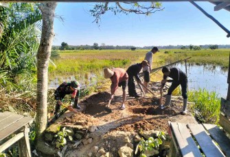 Pembangunan jembatan di wilayah desa binaan
