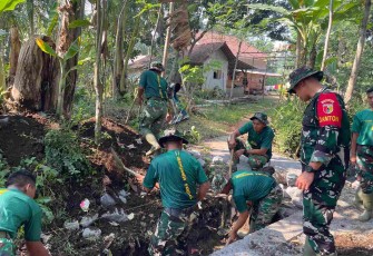 Pengerjaan drainase di dusun Lembenah