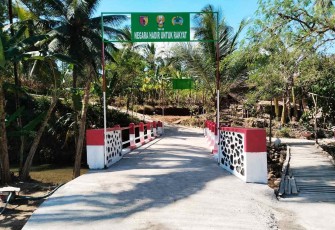 Jembatan Garuda Armco Desa Gamping Kabupaten Trenggalek