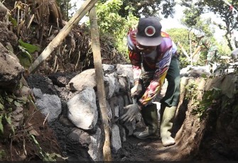 Pembangunan drainase di Desa Ledok Tempuro