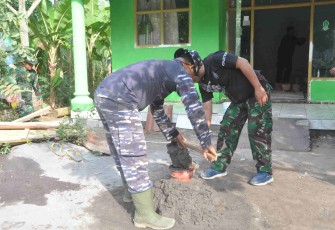 Adukan semen untuk pemasangan keramik