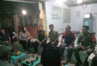 Sertu Imam Babinsa Desa Srawung komsos bersama warga binaan 