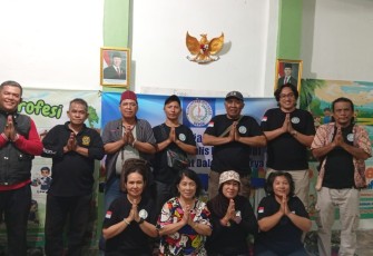 Komunitas Jurnalis Depok foto bersama bukber, Rabu (18/3)