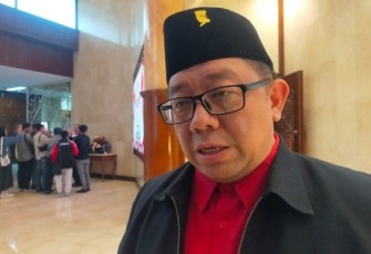 Anggota Fraksi PDIP DPRD Jawa Timur, Yordan M Batara-Goa