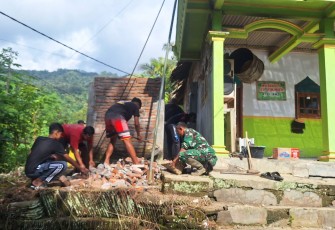 Bangun sarana sanitasi musala