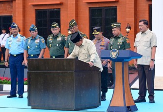 Panglima TNI Dampingi Presiden Prabowo Subianto Resmikan Museum dan Perpustakaan di Seskoad