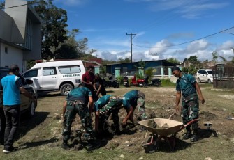 Karya Bakti Yonarmed 12 Kostrad, Perkuat Infrastruktur Kesehatan untuk Warga Perbatasan