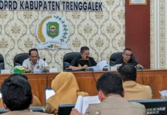Pansus III DPRD Trenggalek Bahas Raperda Telekomunikasi
