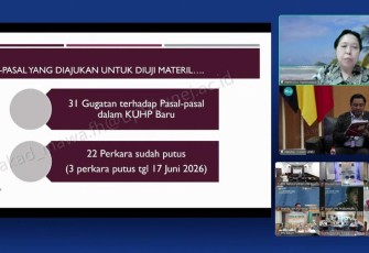Guru Besar Fakultas Hukum Universitas Indonesia Prof. Dr. Harkristuti Harkrisnowo hadir sebagai narasumber dalam acara Pertemuan Rutin dan Sarasehan Interaktif (Perisai)