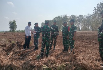 Pastikan Pembangunan Yonif TP Berjalan Optimal, Dandim Madiun Dampingi Tim Pengawas Kementerian Pertahanan Tinjau Lokasi