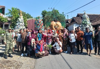 Kirab Budaya Bersih Desa Nampu Berlangsung Meriah, Babinsa Hadir Jaga Tradisi dan Kondusivitas Wilayah