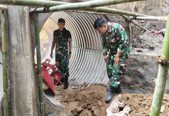 Tinjau 2 Lokasi Jembatan Di Nawangan, Dandim 0801/Pacitan Terus Tingkatkan Perekonomian Wilayah