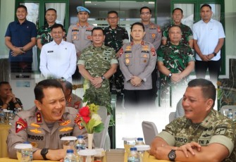 Kepala Kepolisian Daerah Gorontalo, Irjen Pol. Drs. Widodo, S.H., M.H., melaksanakan kunjungan ke Markas Komando Resor Militer 133/Nani Wartabone.