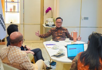 Kepala BP BUMN sekaligus COO Danantara, Dony Oskaria, menggelar pertemuan dengan Direktur Enterprise & Business Service PT Telkom Indonesia (Persero) Tbk, Veranita Yosephine, pada Jumat (17/7)