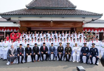 Dandim 0801/Pacitan Hadiri Pengukuhan Anggota Paskibra Peringatan HUT RI Ke 81