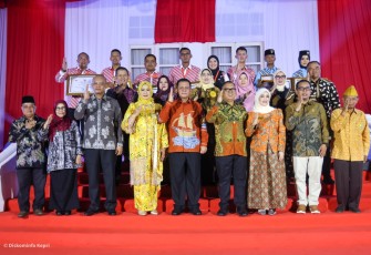 Malam Ramah Tamah HUT ke-81 RI di Kepri Berlangsung Meriah, Gubernur Ansar Tekankan Semangat Membangun Kepri