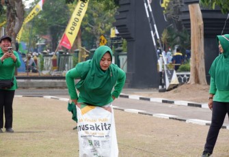 Perlombaan balap karung