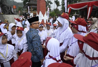 Wakil Menteri Pendidikan Dasar dan Menengah (Wamendikdasmen), Atip Latipulhayat,
