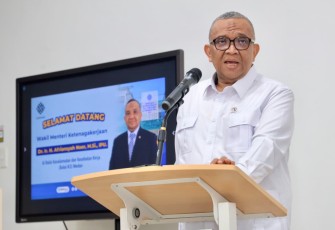 Wakil Menteri Ketenagakerjaan Afriansyah Noor saat melakukan kunjungan kerja ke Balai K3 Medan, Sumatera Utara, Kamis (20/8/2026)