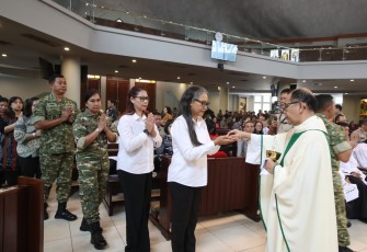 Kardinal Suharyo dalam misa syukur OCI di gereja Santo Yokobus, Kelapa Gading, Jakarta, Jumat (21/8)