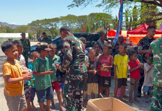 Prajurit  Korem 161/Wira Sakti  Hadirkan Keceriaan bagi Anak-Anak Terdampak Gempa NTT