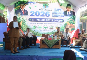 Wakil Bupati Blora Hj. Sri Setyorini menghadiri Rapat Anggota Tahunan (RAT) Kelompok Tani Hutan (KTH) Masjid Baitur Mulyo yang digelar di Kecamatan Sambong