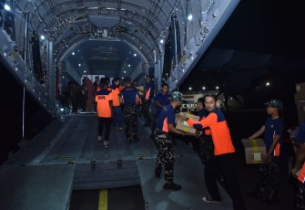 Hari Keempat Belas Penanganan Gempa NTT, TNI Salurkan 968,953 Ton Bantuan