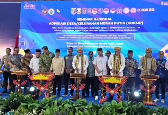 Menteri Desa dan Pembangunan Daerah Tertinggal (Mendes PDT) Yandri Susanto membuka Seminar Nasional Koperasi Desa/Kelurahan Merah Putih (KDKMP) di Provinsi, Jumat (4/9/2026) petang