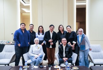 Wakil Menteri Ekonomi Kreatif/Wakil Kepala Badan Ekonomi Kreatif (Wamen Ekraf) Irene Umar saat menghadiri konser 40 Tahun Kahitna di NICE PIK 2, Jakarta, Sabtu (5/9)