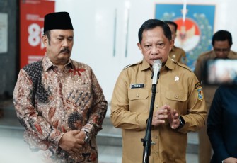 Pemerintah terus mendorong pertumbuhan ekonomi nasional untuk membawa Indonesia keluar dari jebakan pendapatan kelas menengah (middle income trap)