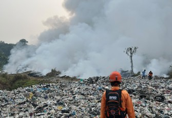 Kebakaran Terjadi di TPA Galuga, Tim Gabungan Lakukan Pemadaman