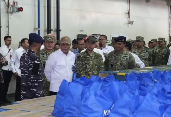 Panglima TNI Bersama Menko Polkam Lepas Satgas Terpadu Port Visit 2026