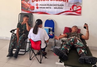 Aksi Kemanusiaan Yonarmed 12 Kostrad, Donor Darah Pererat Kebersamaan di PLBN Motaain