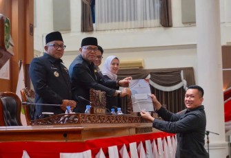Ranperda Pembangunan Industri Disepakati, Wako Lis Harapkan Dorong Kegiatan Ekonomi Nyata bagi Masyarakat