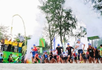 Gubernur Prov Kepri Ansar Ahmad Lepas Start Peserta dari 32 Negara Berlaga di Event Bintan Triathlon 2026