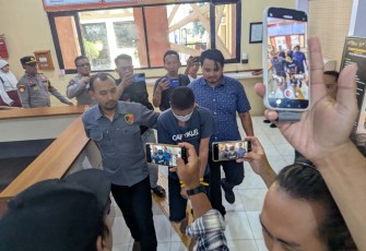 Ayah kandung terduga kekerasan anak
