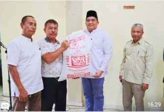 Bupati Roby Serahkan 63.500 Benih Ikan, 8,46 Ton Pakan dan Sarpras Perikanan Tangkap Lainnya