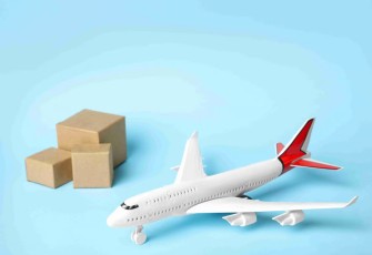 Pilih Express atau Economy? Trik Tepat Waktu Saat Kirim Paket Ke Luar Negeri