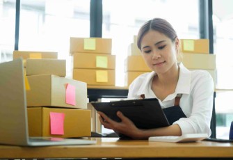 Syarat Lolos Bea Cukai: Panduan Aman Kirim Paket Ke Luar Negeri Tanpa Tertahan