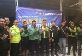 Polresta Sidoarjo dan Komunitas Ojol Sahur On The Road Perkuat Sinergitas untuk Kamtibmas