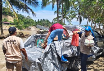 Bea Cukai Lhokseumawe menyalurkan bantuan sosial melalui program Bea Cukai Peduli kepada masyarakat Gampong Teupin Raya, Kecamatan Peusangan Siblah Krueng, Kabupaten Bireuen, Rabu (25/2/2026)
