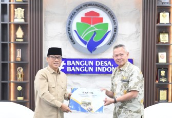 Menteri Desa dan Pembangunan Daerah Tertinggal (Mendes PDT) Yandri Susanto menerima audiensi Bupati Sigi Mohamad Rizal Intjenae beserta jajaran di ruang kerjanya kantor Kemendes PDT, Jakarta, Selasa (10/3/2026)