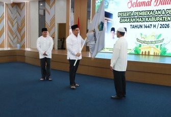 Sebanyak 44 Jemaah Calon Haji (JCH) asal Kabupaten Bintan dilepas untuk berangkat menuju Asrama Haji Batam sebelum nantinya bertolak ke King Abdul Aziz International Airport melalui Bandara Internasional Hang Nadim